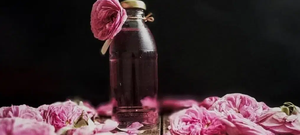 با خواص بی نظیر گلاب که سلامتی شما را تضمین می کند، آشنا شوید